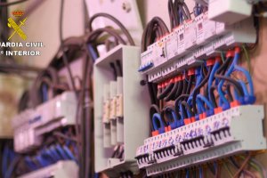 Imagen de contadores implicados en una operación de la Guardia Civil hace unos días