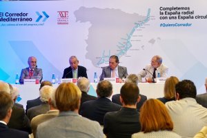 Acto de ayer sobre el Corredor en Valencia.