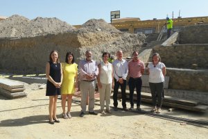 Visita de la delegada del Gobierno y de la de Educación a las obras en los centros de Albox junto al alcalde del municipio.
