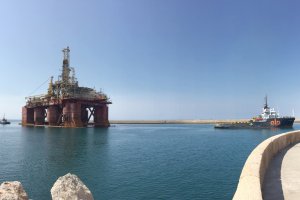 Entrada de la plataforma en el Puerto de Almería