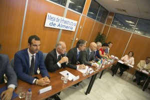Reunión de la Mesa de Infraestructuras con el Ministro.