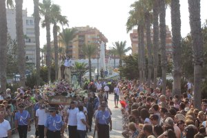 La Virgen del Carmen y Santa Ana en la explanada del Faro.