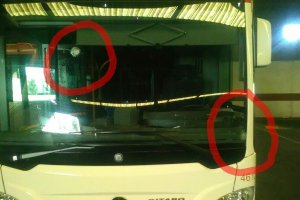 Detalle de los daños al autobús de Surbús.