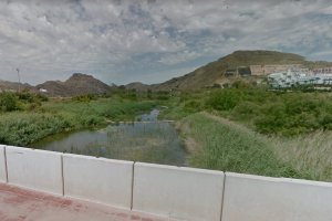 Desembocadura del río Aguas en la costa de Mojácar (imagen de Google Maps)