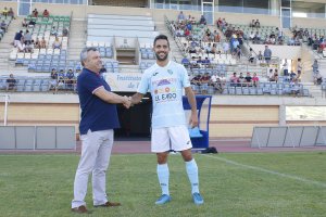 Presentación de Velasco con el CD El Ejido en Santo Domingo.
