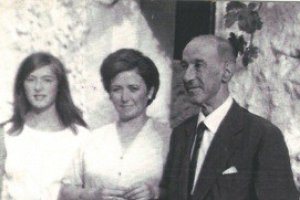 Ana, "La lanera" en Sorbas, junto a Gerardo Diego y Rosalía Fernández, en 1963