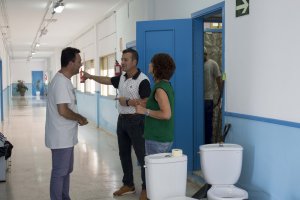 Visita del alcalde para ver el estado de las obras.