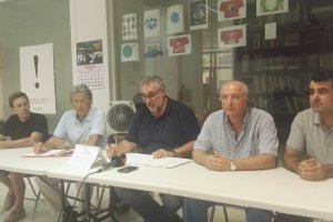 Miembros de la mesa del ferrocarril comparecieron ayer para opinar sobre la última visita del ministro de Fomento