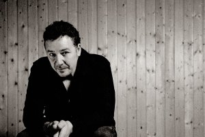 Carlos Goñi regresa con Revólver a Roquetas.