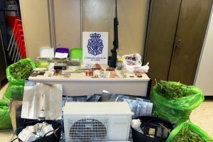 Imagen de archivo de la detención de un alijo de marihuana en Almería.