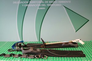 Imagen de las capturas y del material decomisado por Medio Ambiente.