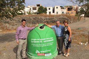 Presentación de los contenedores de la campaña Recicla vidrio y pedalea.