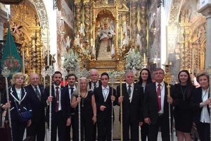 Representación de los almerienses que residen en Sevilla, Barcelona o Madrid y que han acudido a la cita con la Patrona de Almería.