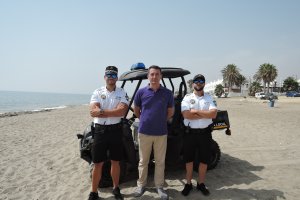 La Policía de Playa junto al concejal de Seguridad, Emmanuel Agüero.