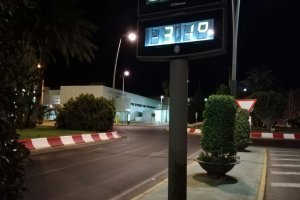 Treinta grados a la una de la madrugada junto a la Intermodal