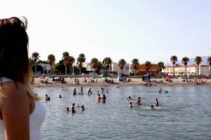 Aquellos que busquen una playa tranquila, sin grandes aglomeraciones de gente encontrarán en Costacabana el destino perfecto.