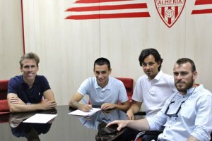 El acto de la firma.