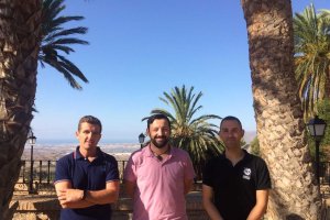 Los concejales del ayuntamiento de Pechina con Sergio Domínguez.