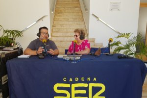 Una de las invitadas del programa fue Isabel López Alarcón, autora del libro La mar, Carboneras, Garrucha y el tiempo y vecina del pueblo. Asegura 