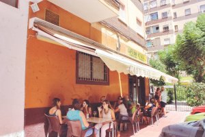 Exterior del café bar Nevada.