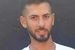 Manuel J. Peñuela, el joven socorrista que salvó la vida de la pequeña.