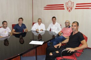 La mesa de la firma de Ramis donde nació el Almería de hioy.