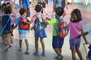 Niños en su regreso a las aulas.
