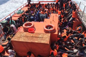 Inmigrantes rescatados en una de las actuaciones de hoy.