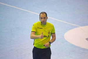 Sebastián Fernández sigue en la espuma del arbitraje nacional.