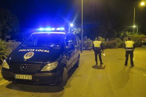 Un control policial en las pasada Feria de Almería.