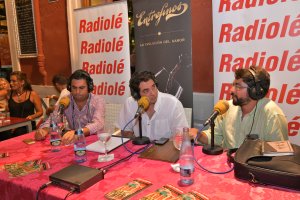 Imagen de una de las tertulias taurinas que se celebraron el pasado año durante los días de Feria, con los mayores aficionados de la ciudad.