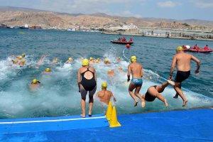Se lanzan al agua en la pasada edición.
