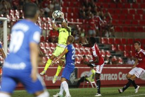 René en una jugada.