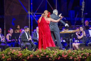 El Parque de Las Almadrabillas volvió a acoger un concierto.