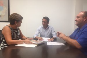 Reunión entre el diputado de Fomento y la alcaldesa de Gádor.