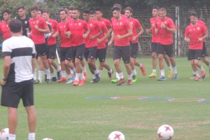 Entrenamiento del Almería B este lunes.