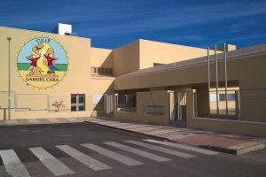 El colegio Público Gabriel Cara está situado en Las Marinas de Roquetas.