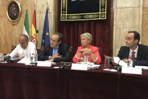 Junta y Gobierno se reunieron ayer con el sector en Almería