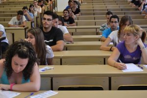 Exámen en uno de los aularios de la UAL.