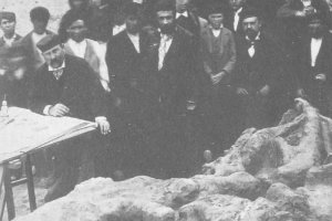 El hallazgo de Roswag a finales del siglo XIX fue el comienzo de la actividad paleontológica en Cuevas del Almanzora, con mayor presencia en los años