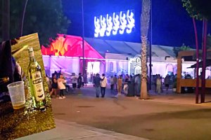 Imágenes tomadas por la asociación durante la madrugada en el Recinto Ferial que consideran vacío.