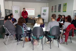 El CADE realiza diferentes cursos para empresarios y da apoyo a emprendedores.