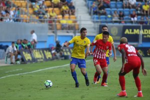Lin en una jugada del Cádiz-Almería.