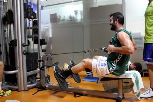 Alberto Puentes en plena puesta a punto.