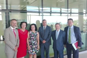 El Consejero de Empleo, Empresa y Comercio, junto a responsables provinciales del Gobierno autonómico.