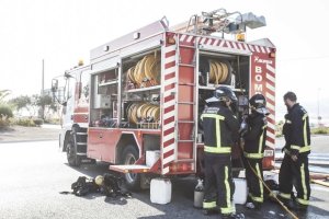 Bomberos del Poniente en una actuación anterior.