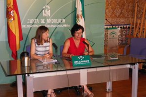 Las delegadas Francisca Fernández (Educación) y Gracia Fernández (Gobierno).