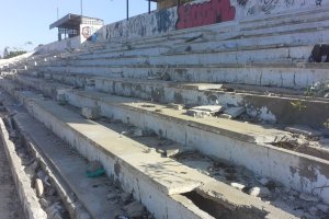 La grada de Tribuna se cae.