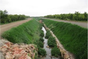 Sistema de desagu¨e de escorrenti´as del poli´gono El Pla` (Alcira, Valencia)