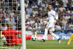 Cristiano marcándole el primero al APOEL.